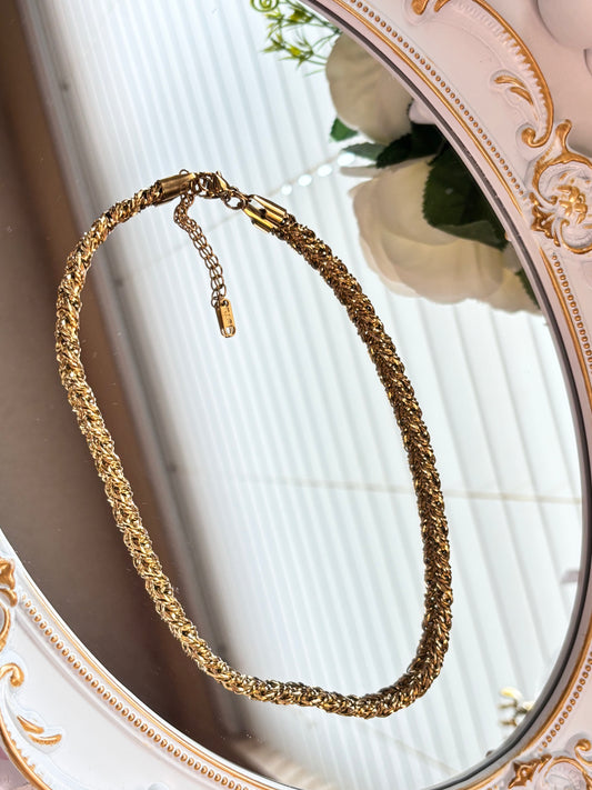 Twist Necklace