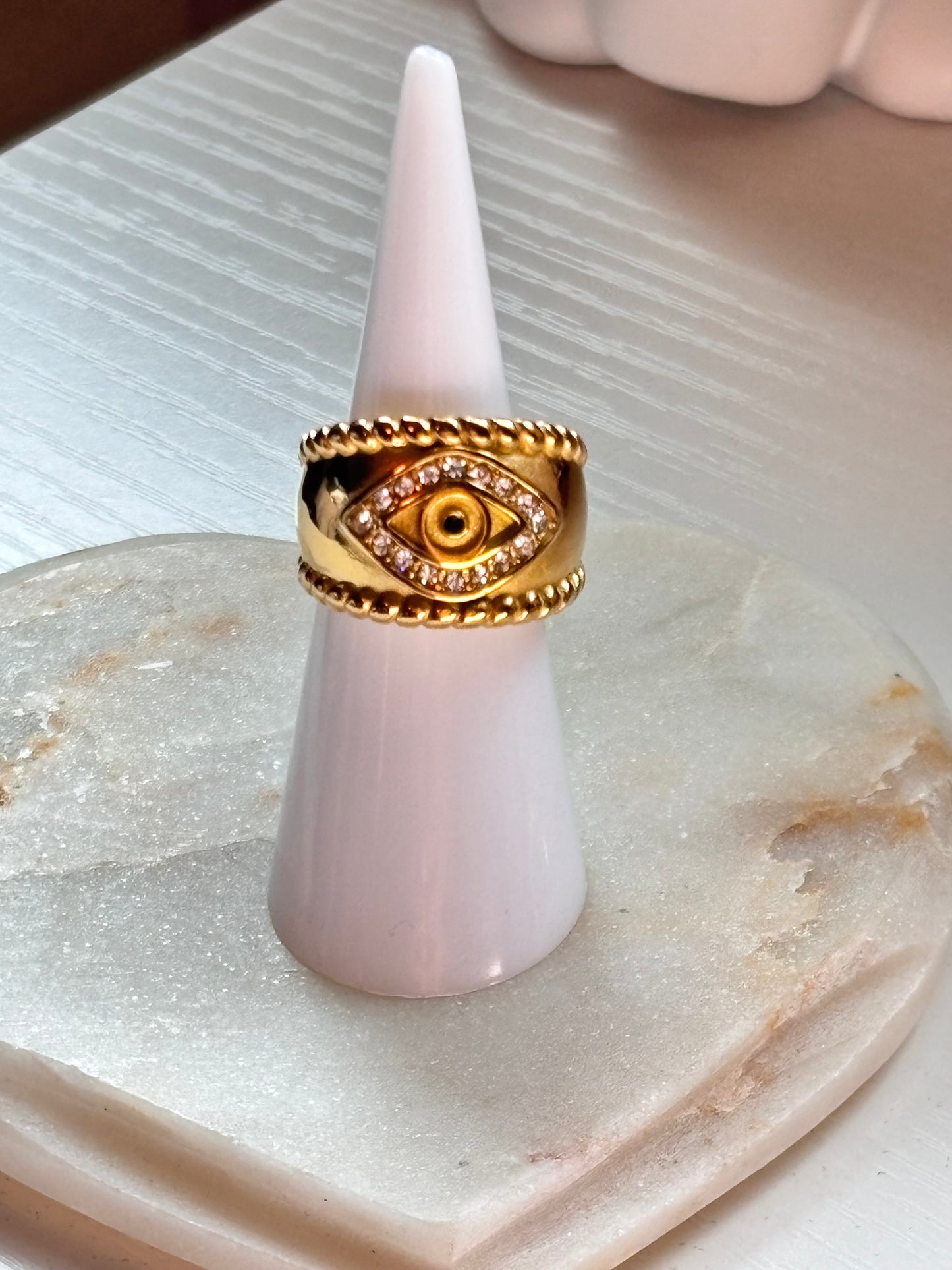 eye ring 💍